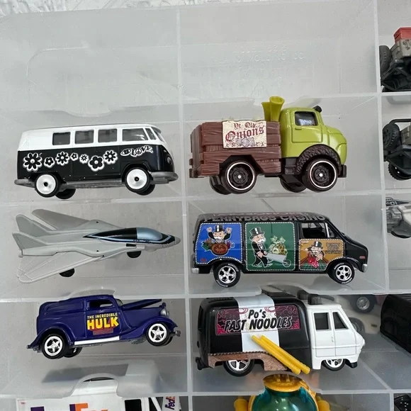 36 Assorted Die-Cast Toy Cars - Picture 7 of 9